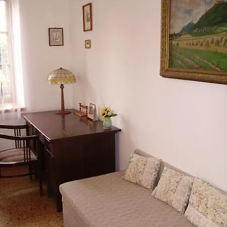 Holiday House *